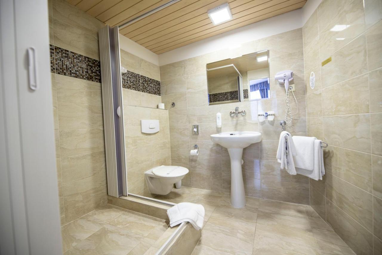 Old Prague Hotel Ngoại thất bức ảnh