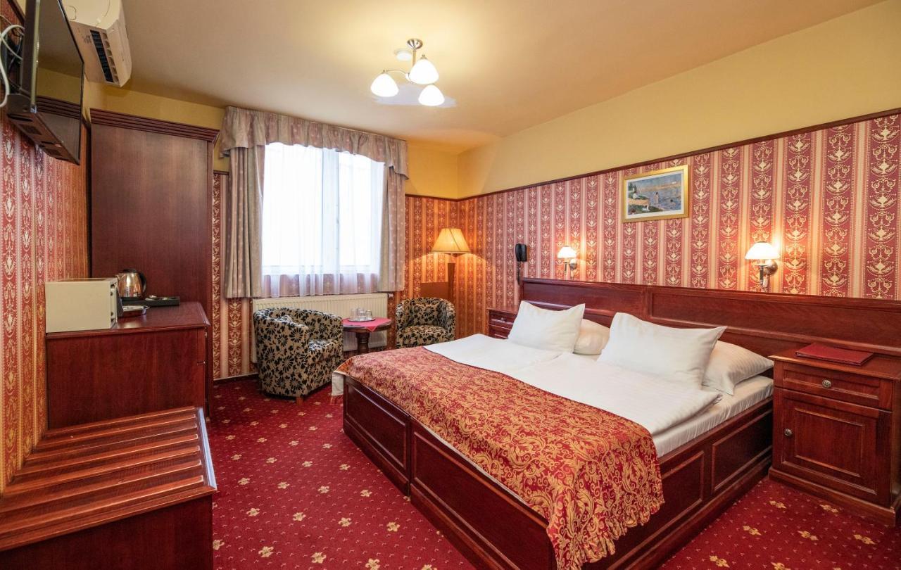 Old Prague Hotel Ngoại thất bức ảnh