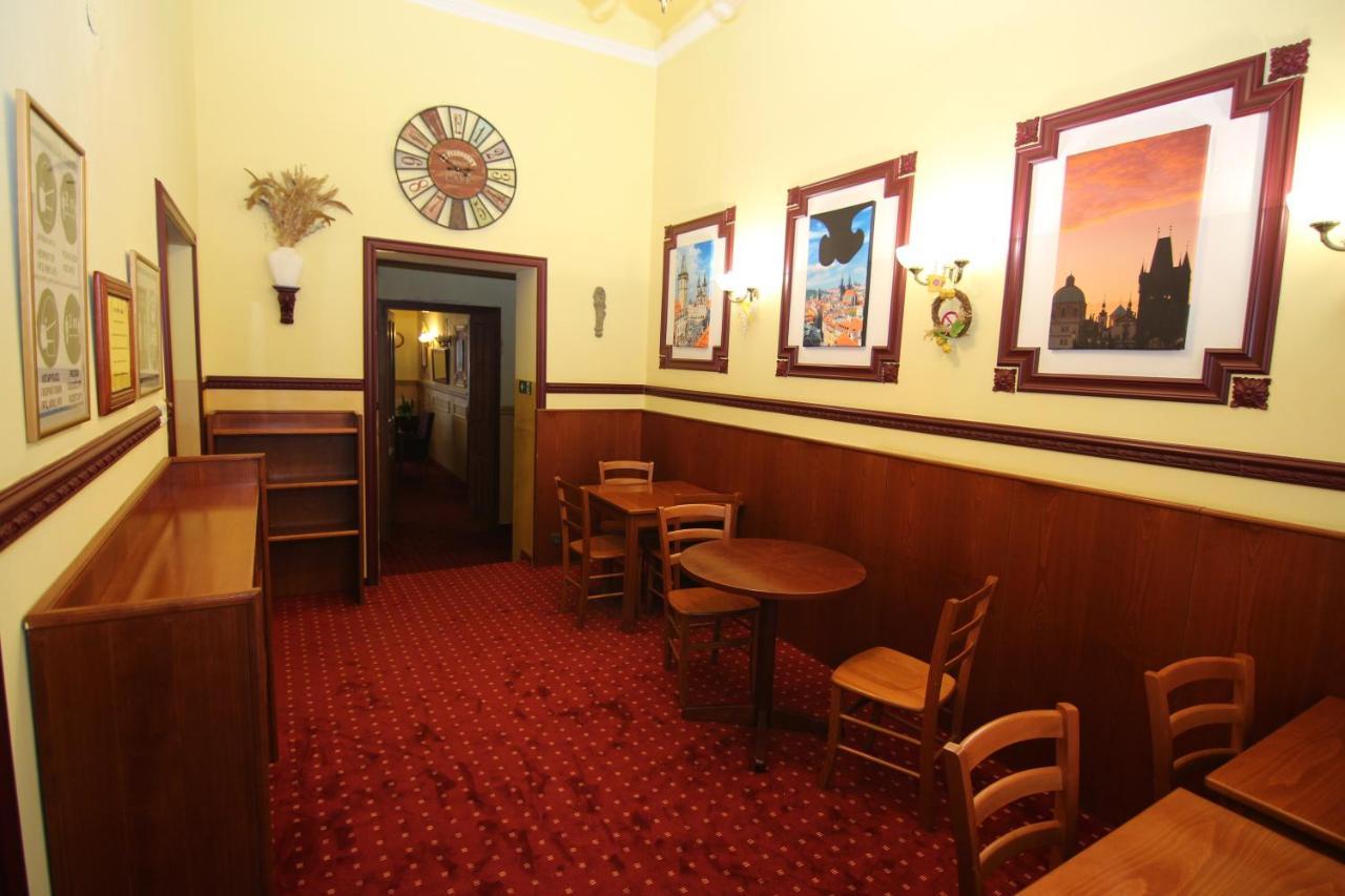 Old Prague Hotel Ngoại thất bức ảnh