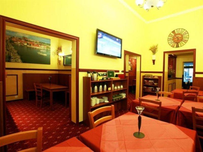 Old Prague Hotel Ngoại thất bức ảnh