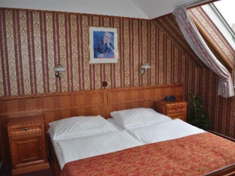 Old Prague Hotel Ngoại thất bức ảnh