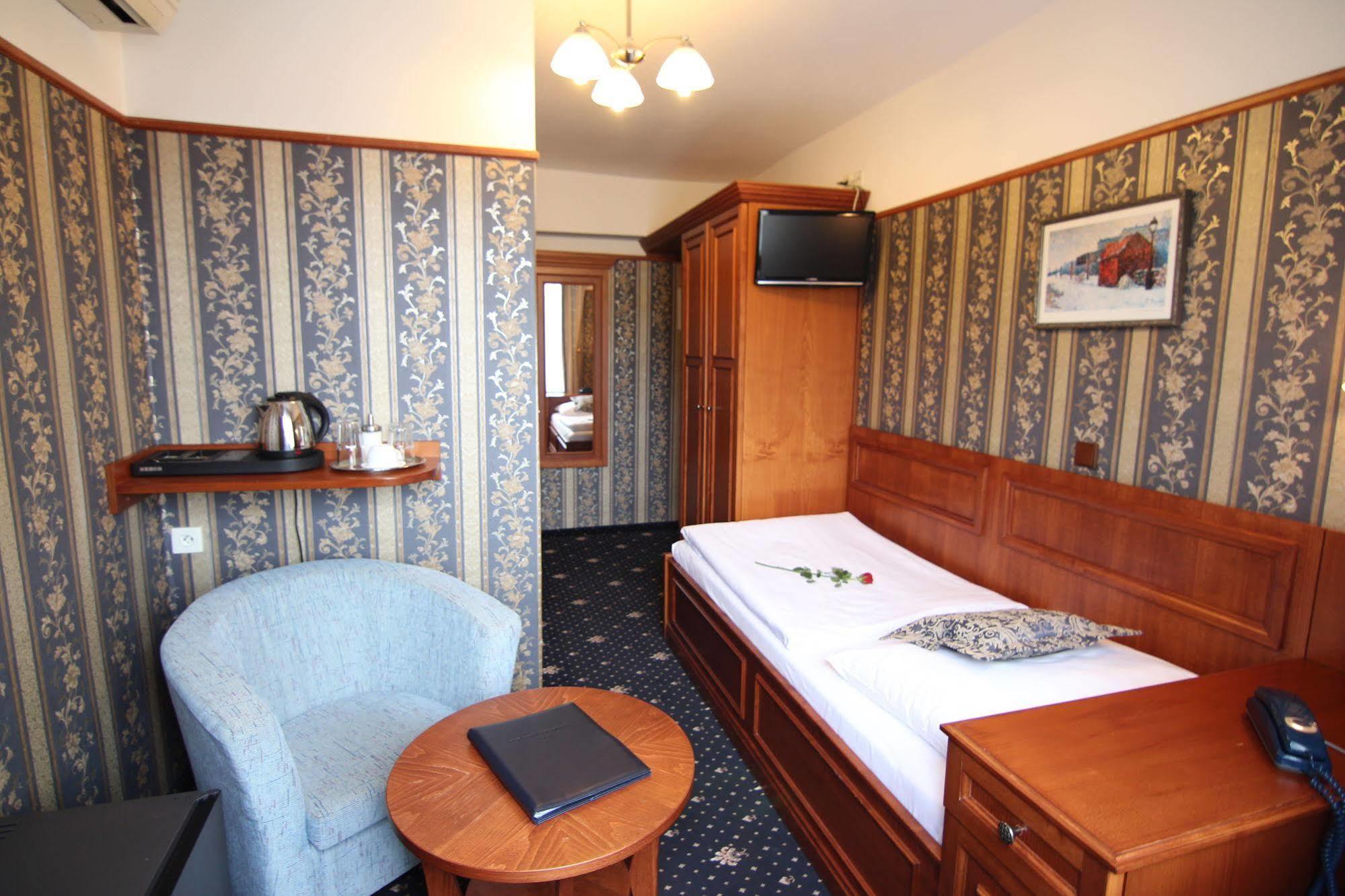 Old Prague Hotel Ngoại thất bức ảnh