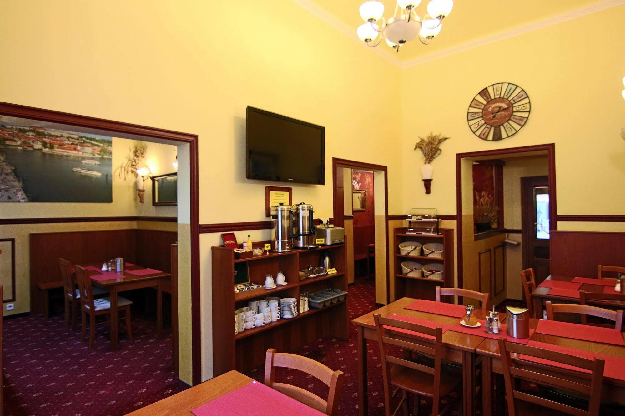 Old Prague Hotel Ngoại thất bức ảnh